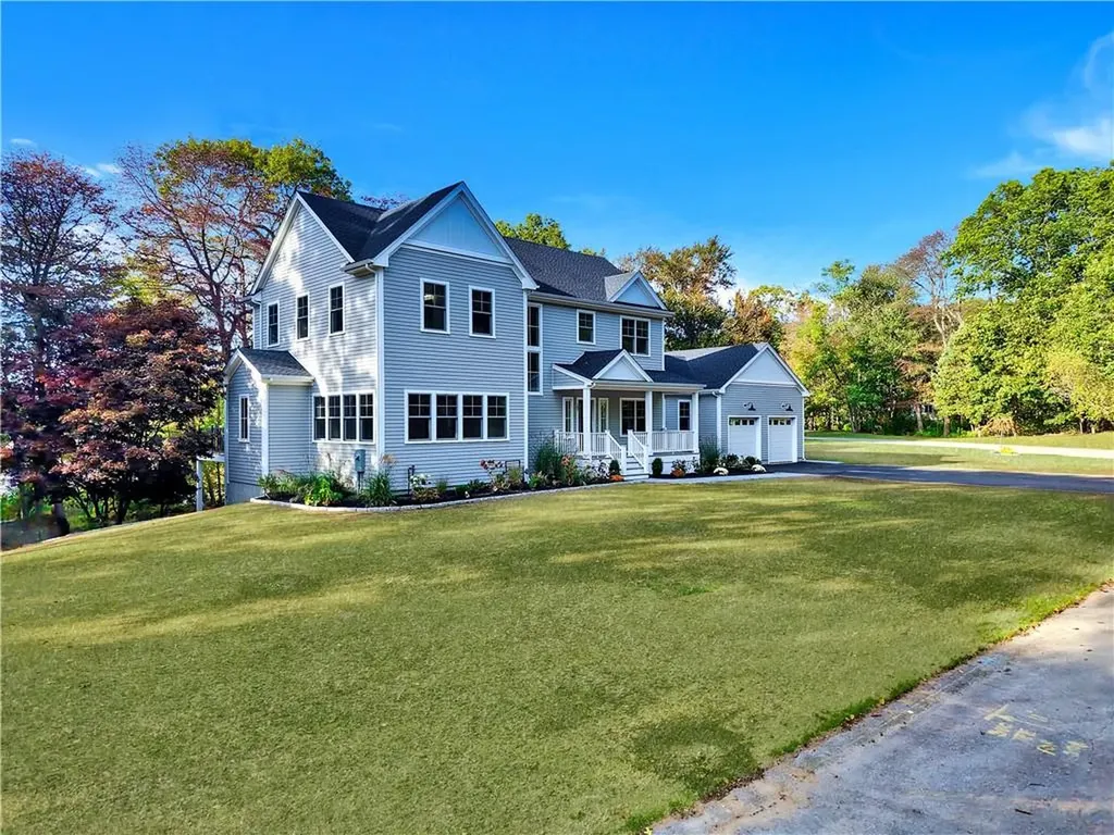 197 Church Pond Drive Tiverton RI 02878