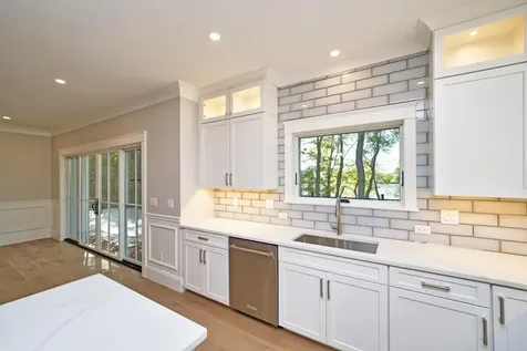 197 Church Pond Drive Tiverton RI 02878