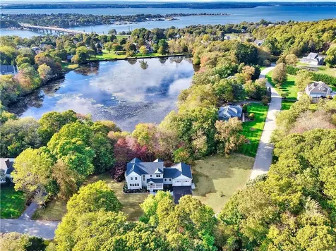 197 Church Pond Drive Tiverton RI 02878