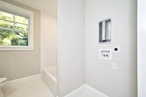 197 Church Pond Drive Tiverton RI 02878