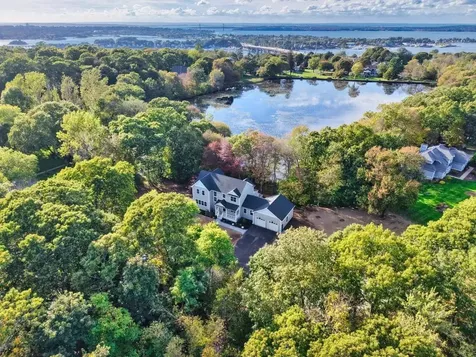 197 Church Pond Drive Tiverton RI 02878