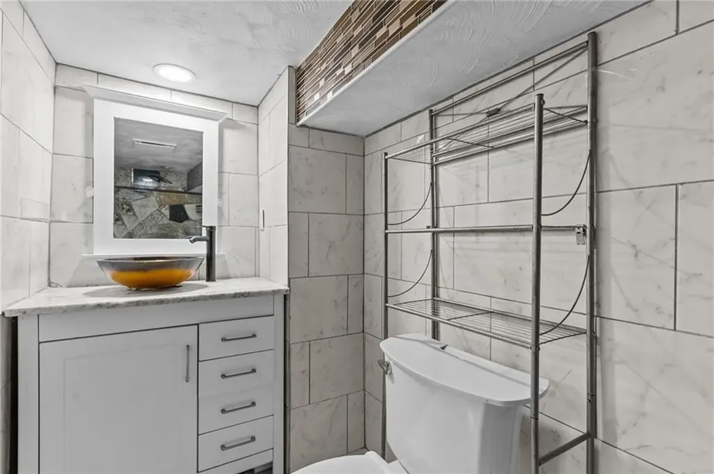 406 Killingly Street Providence RI 02909