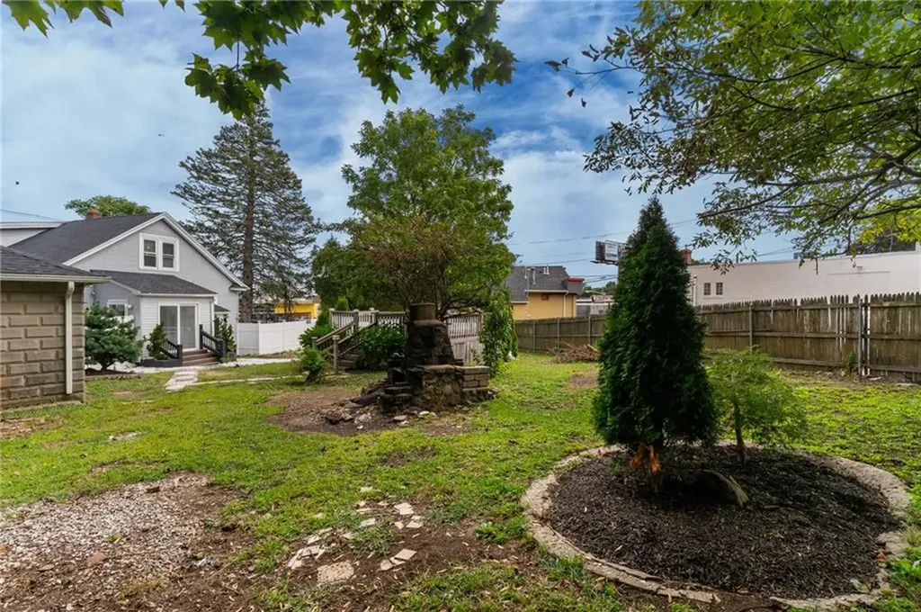 406 Killingly Street Providence RI 02909
