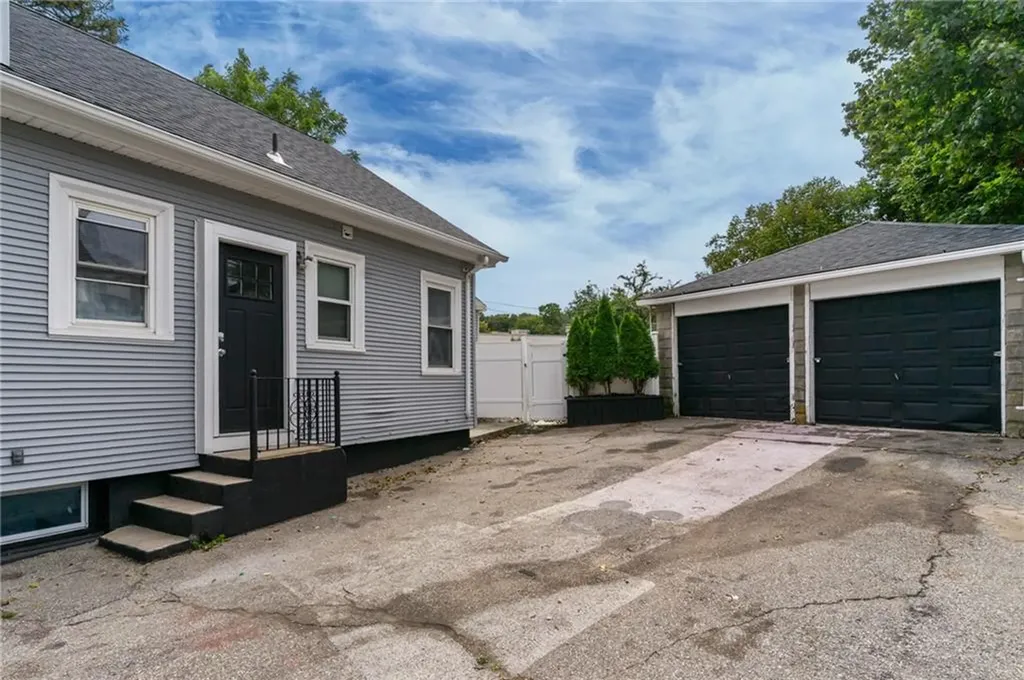 406 Killingly Street Providence RI 02909