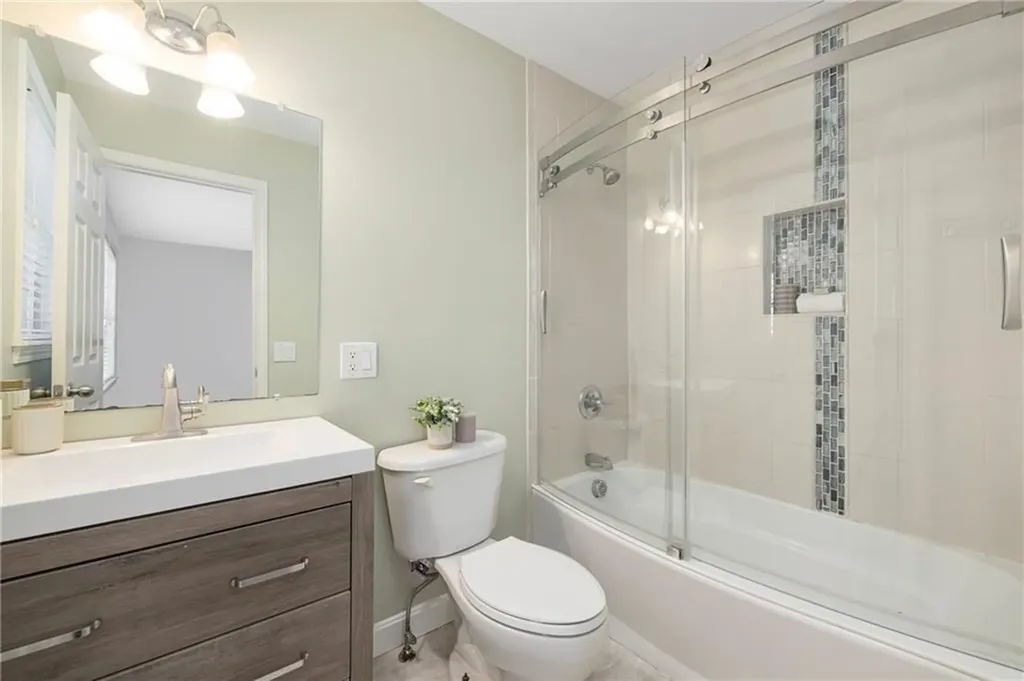 231 Maple Avenue Newport RI 02840