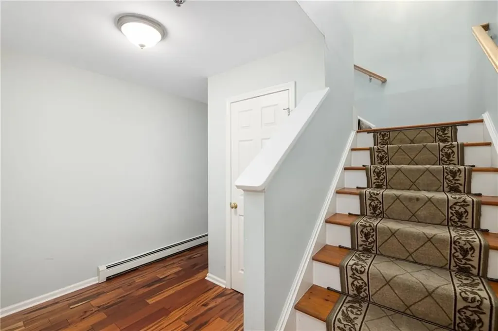 231 Maple Avenue Newport RI 02840