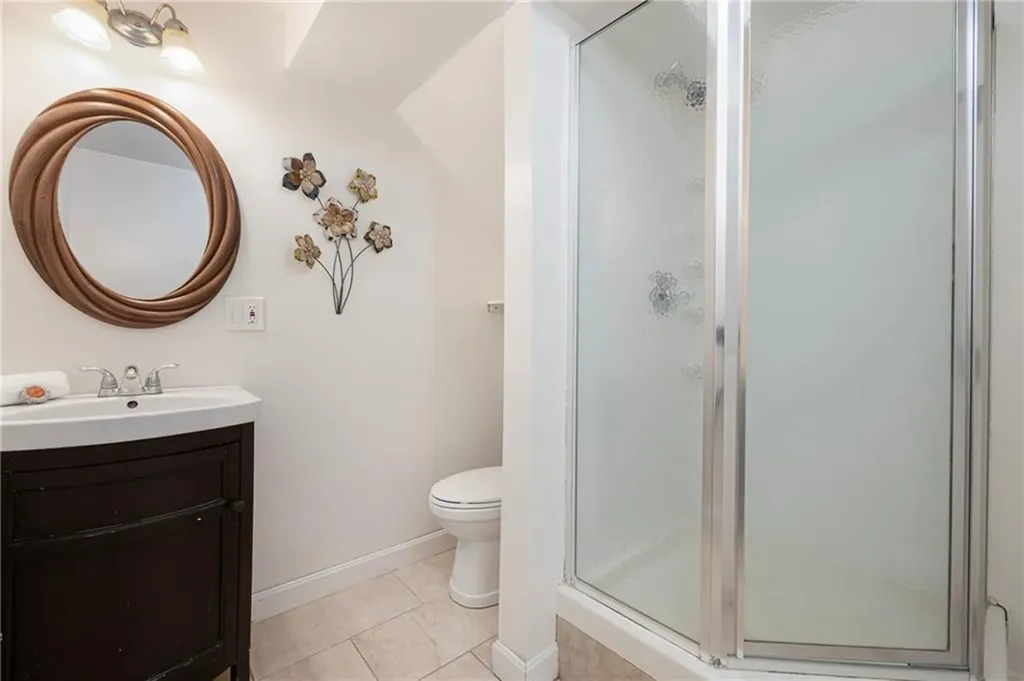 231 Maple Avenue Newport RI 02840