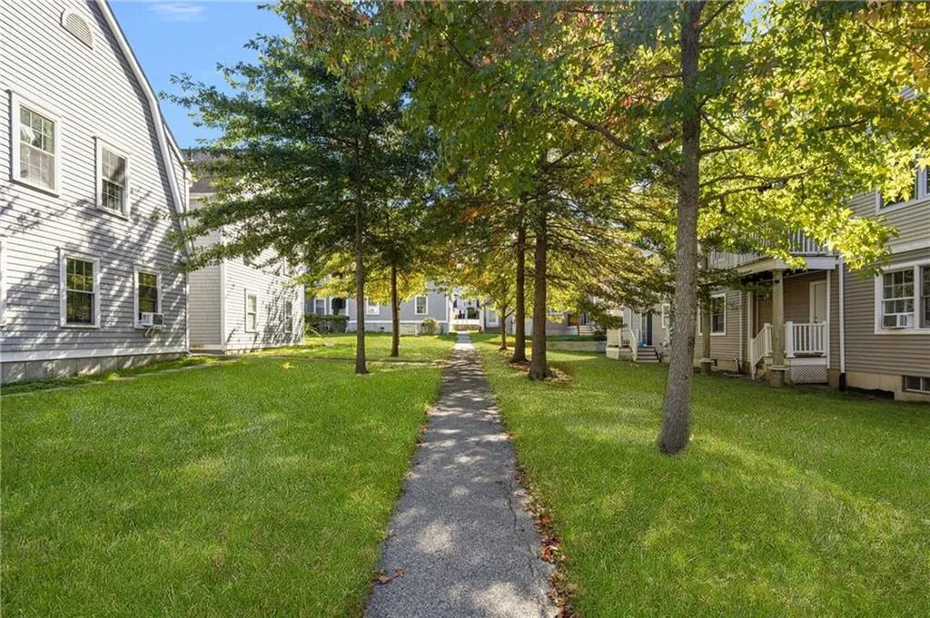 231 Maple Avenue Newport RI 02840