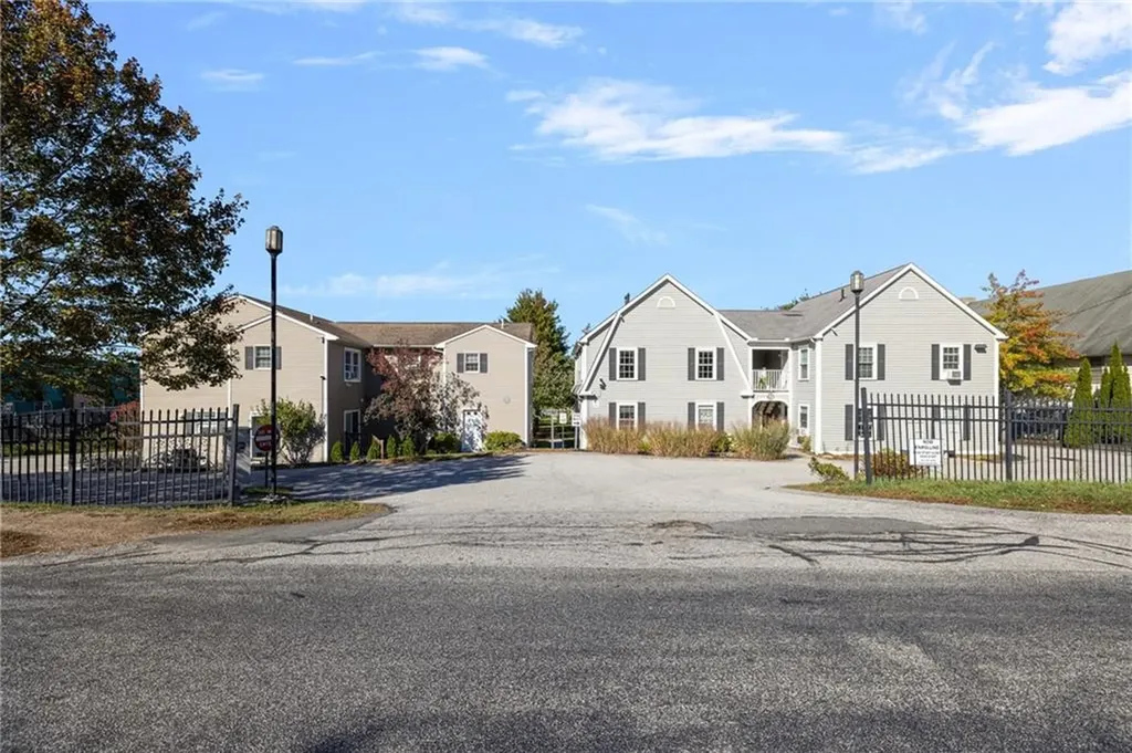 231 Maple Avenue Newport RI 02840
