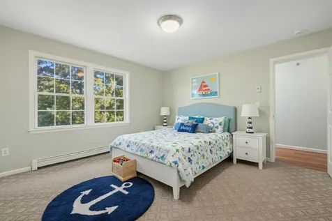 231 Maple Avenue Newport RI 02840