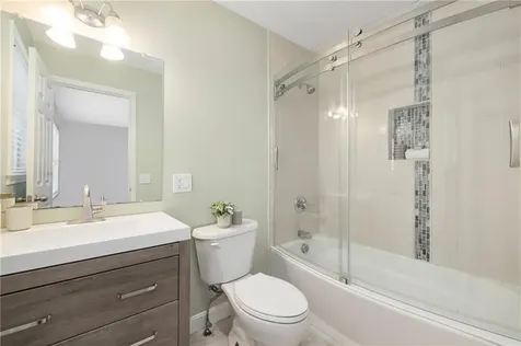 231 Maple Avenue Newport RI 02840