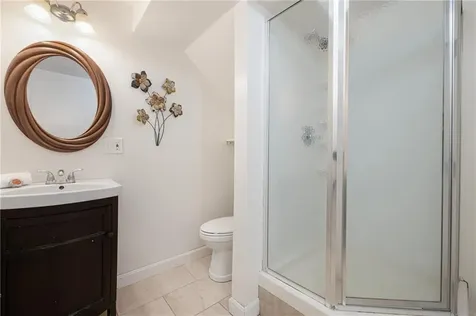 231 Maple Avenue Newport RI 02840