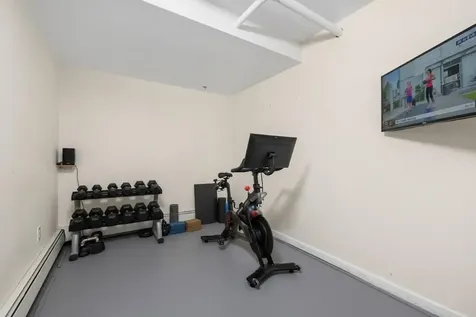 231 Maple Avenue Newport RI 02840