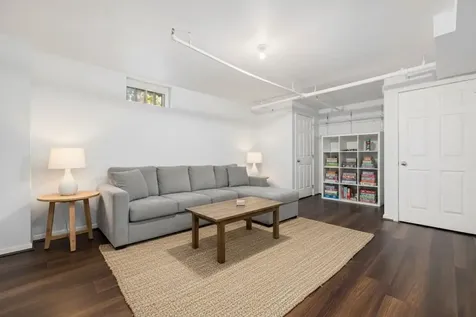 231 Maple Avenue Newport RI 02840