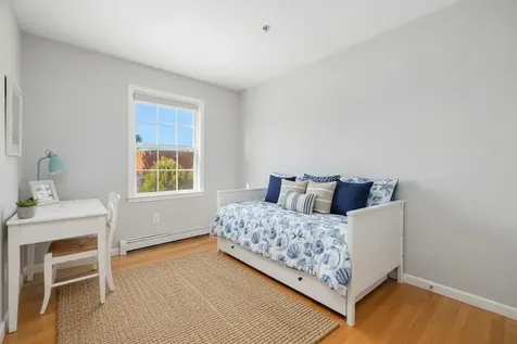 231 Maple Avenue Newport RI 02840