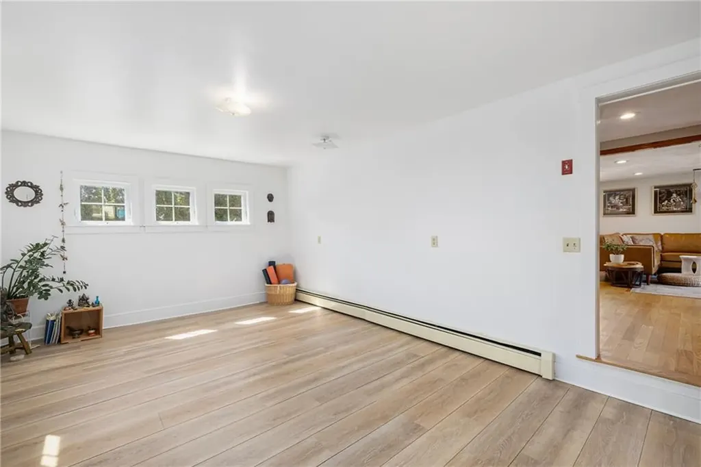 13 Oak Street Portsmouth RI 02871