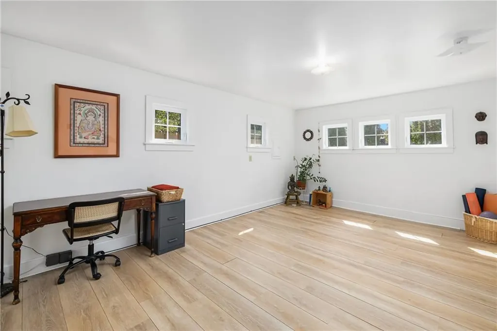 13 Oak Street Portsmouth RI 02871