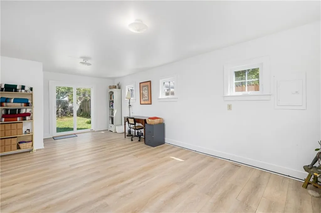 13 Oak Street Portsmouth RI 02871