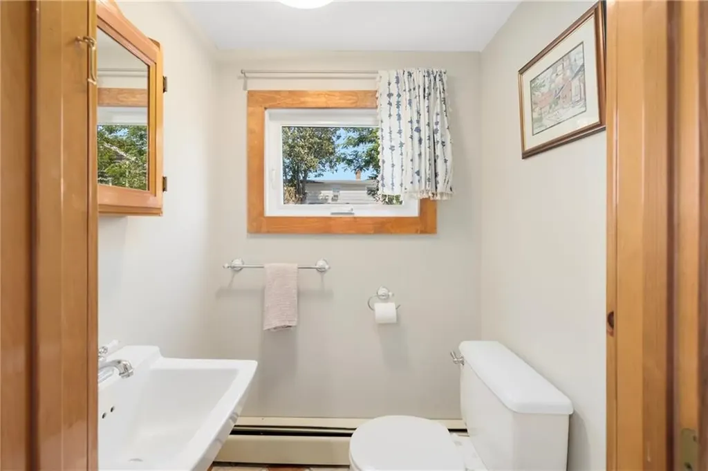13 Oak Street Portsmouth RI 02871