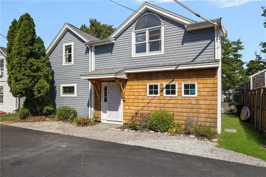 13 Oak Street Portsmouth RI 02871