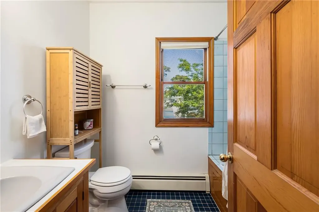 13 Oak Street Portsmouth RI 02871