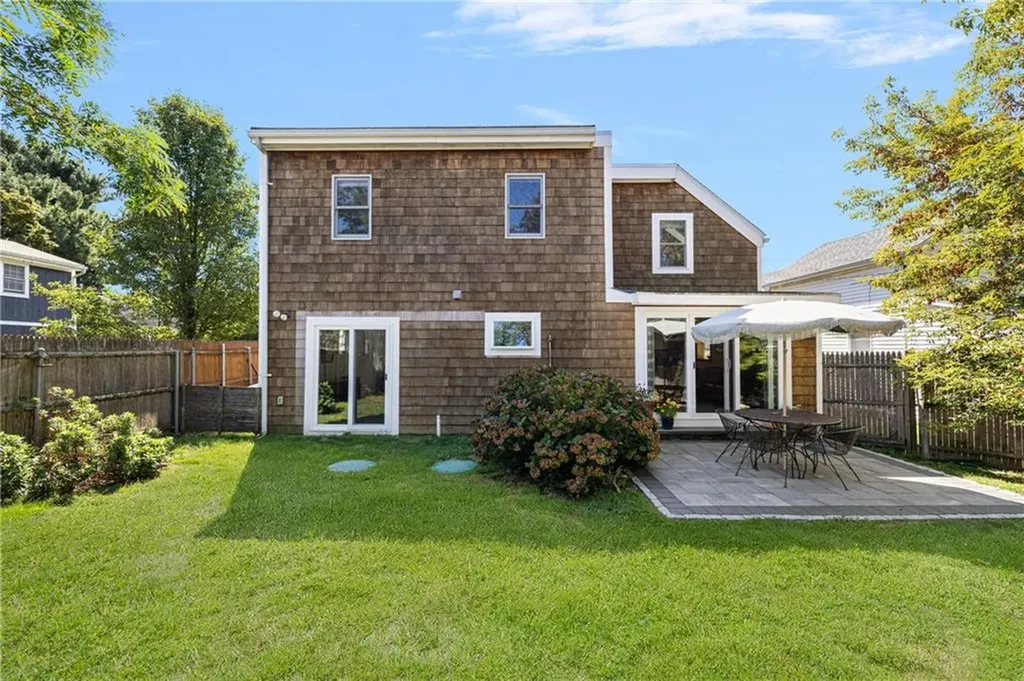 13 Oak Street Portsmouth RI 02871
