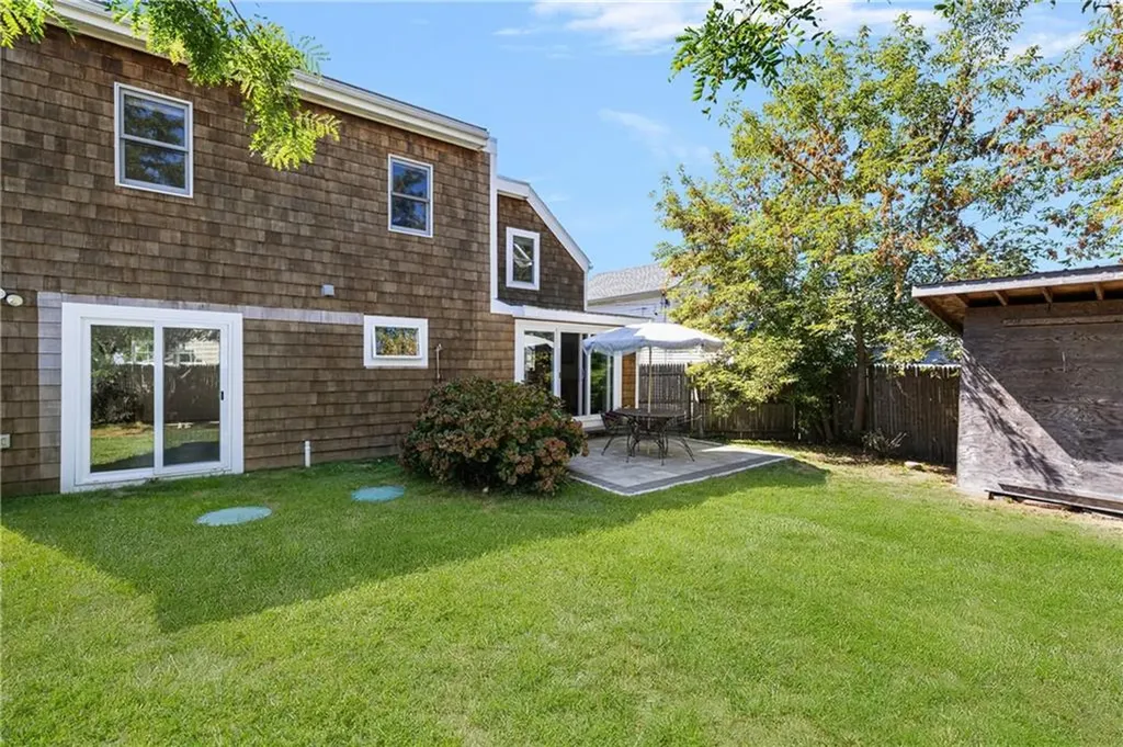 13 Oak Street Portsmouth RI 02871
