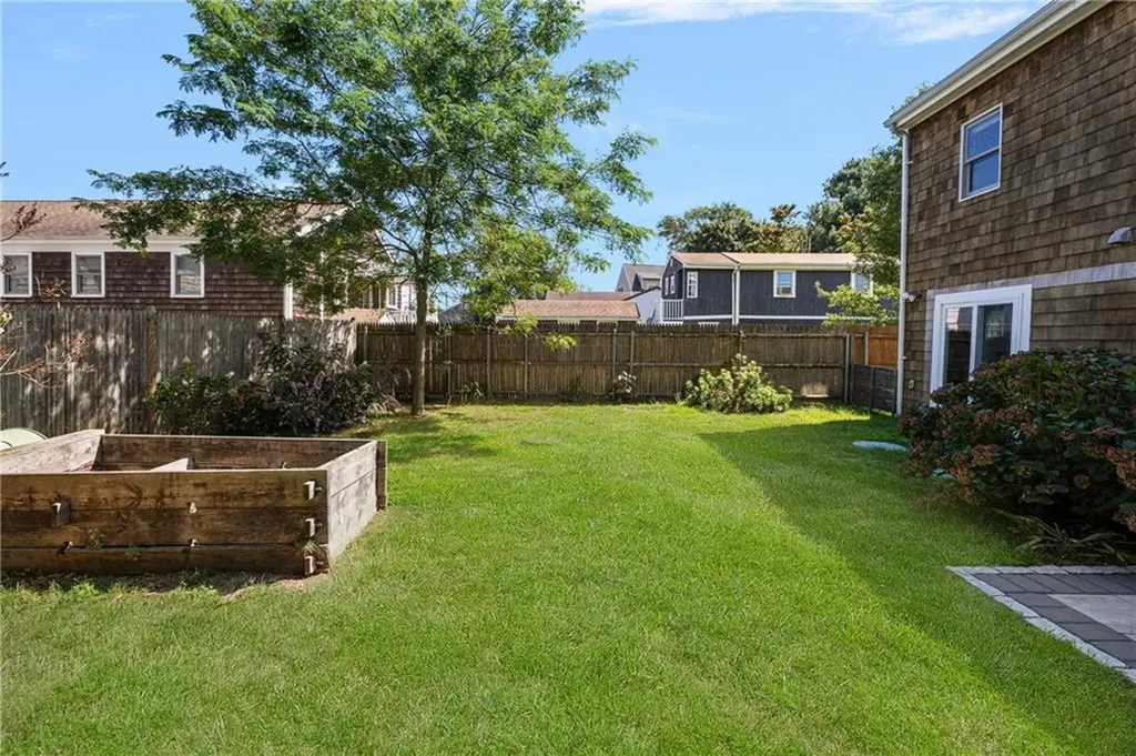 13 Oak Street Portsmouth RI 02871