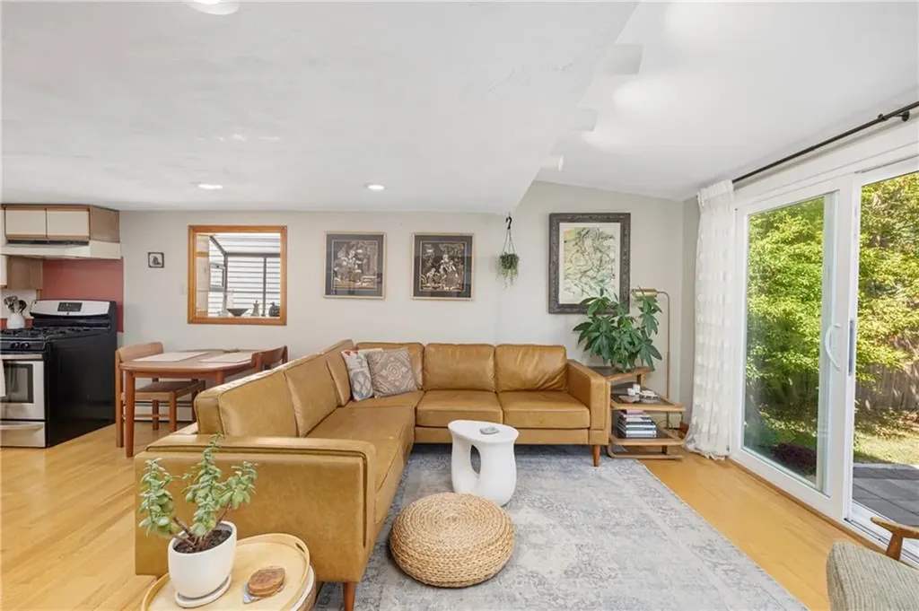 13 Oak Street Portsmouth RI 02871