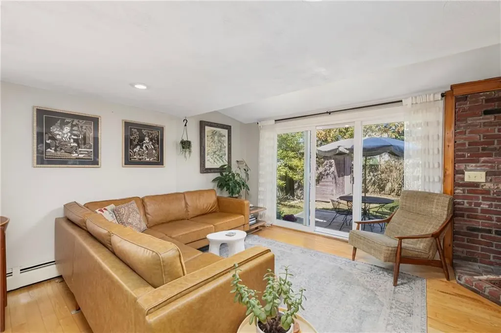 13 Oak Street Portsmouth RI 02871