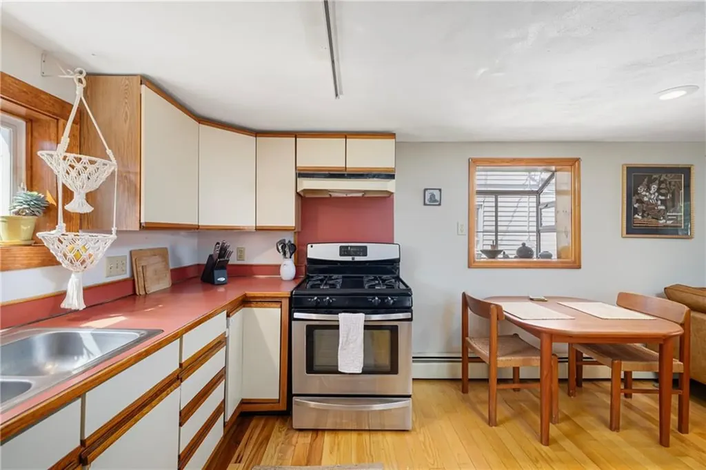 13 Oak Street Portsmouth RI 02871