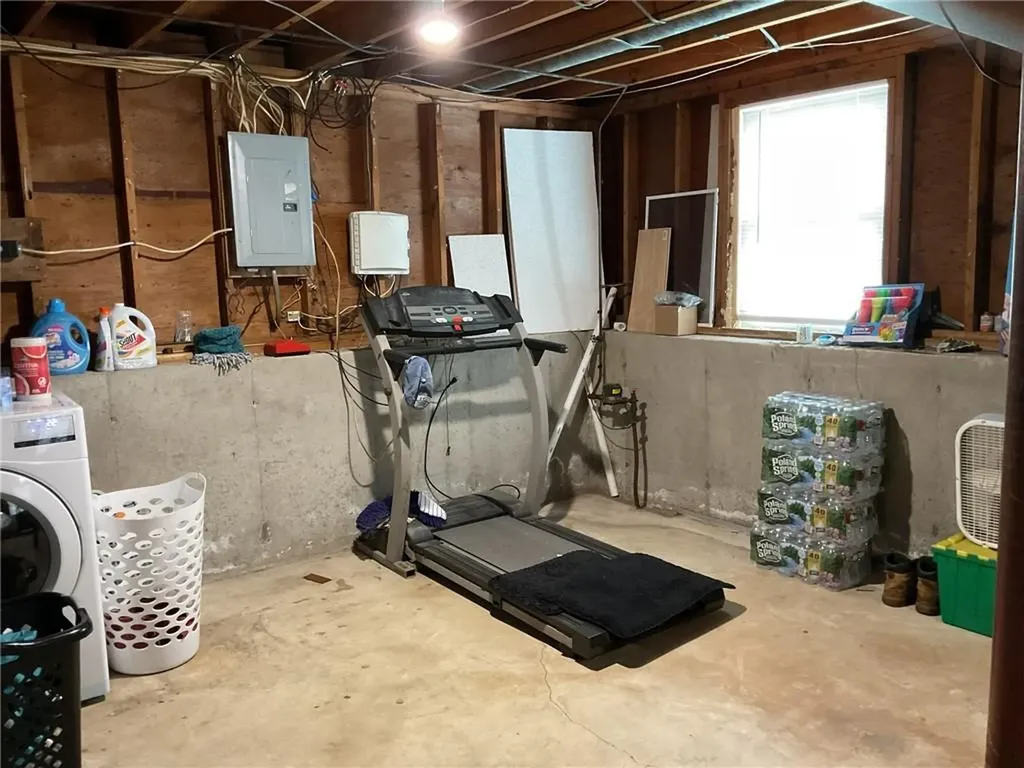 16 Arrow Avenue Warwick RI 02886