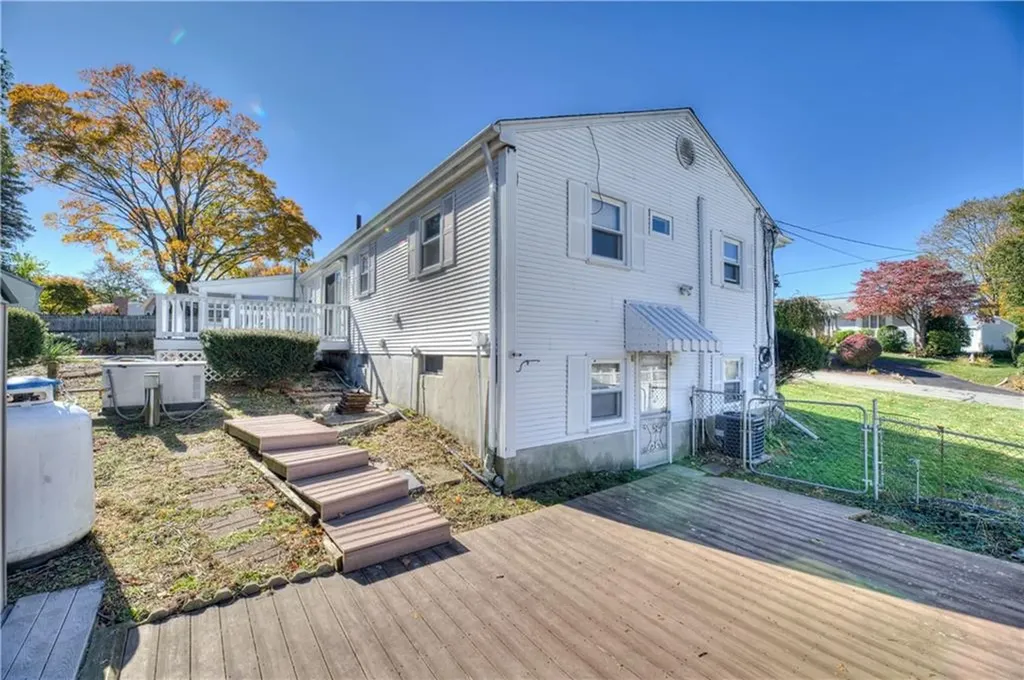 16 Randall Street Smithfield RI 02828