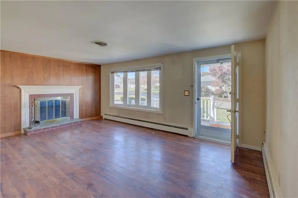 16 Randall Street Smithfield RI 02828