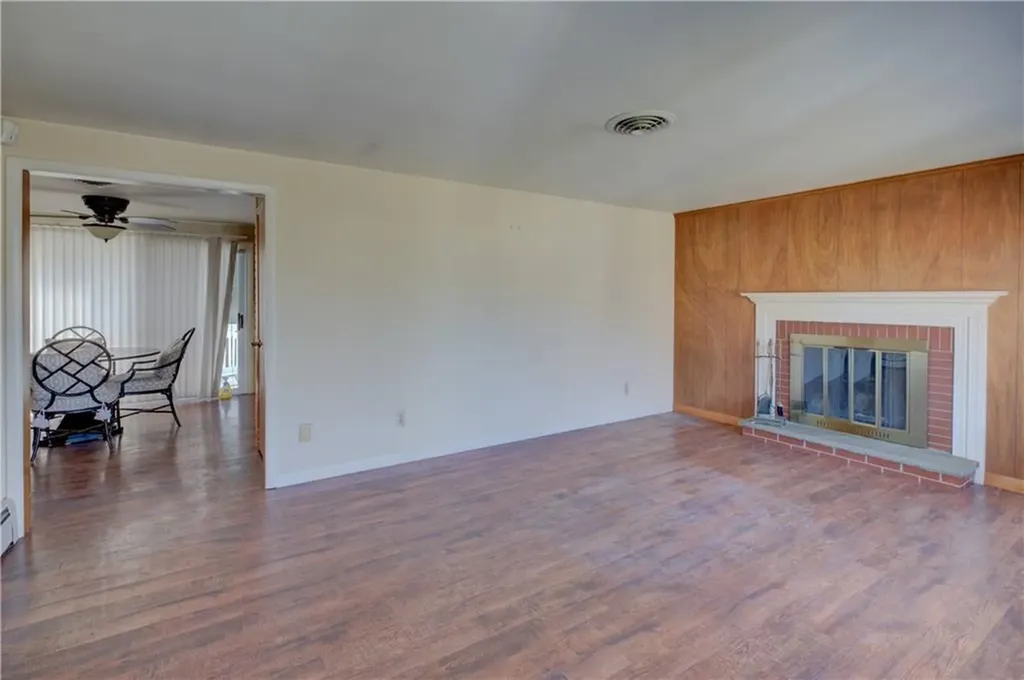 16 Randall Street Smithfield RI 02828