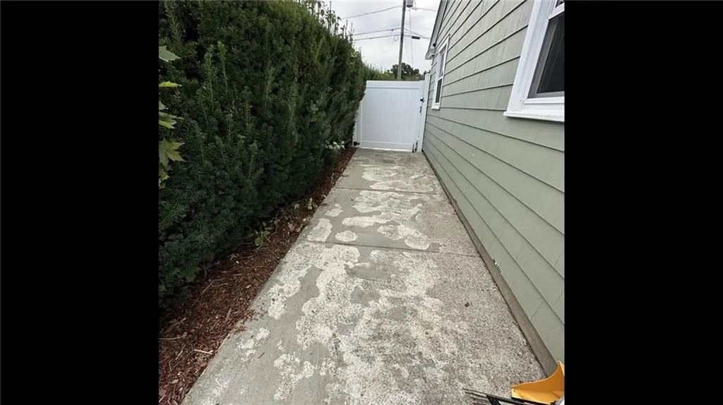 42 Salem Drive North Providence RI 02904