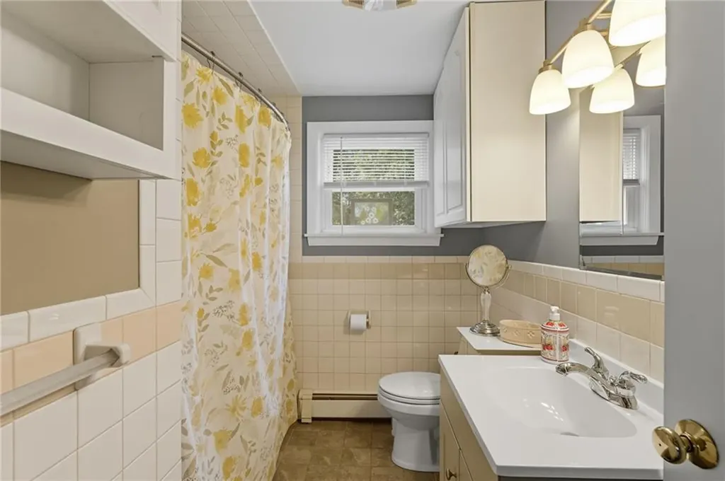 11 Observatory Road Warwick RI 02888