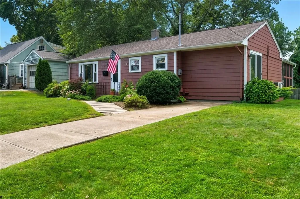 11 Observatory Road Warwick RI 02888