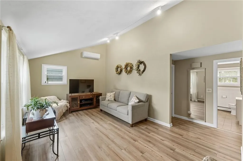 11 Observatory Road Warwick RI 02888