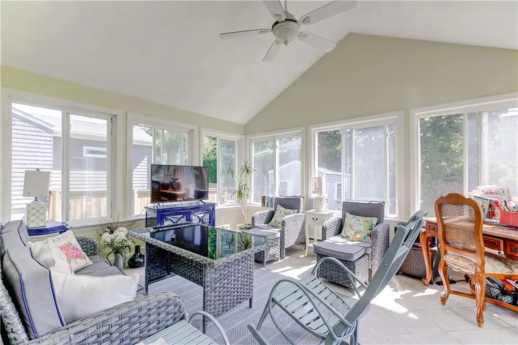 38 Toppa Boulevard Newport RI 02840