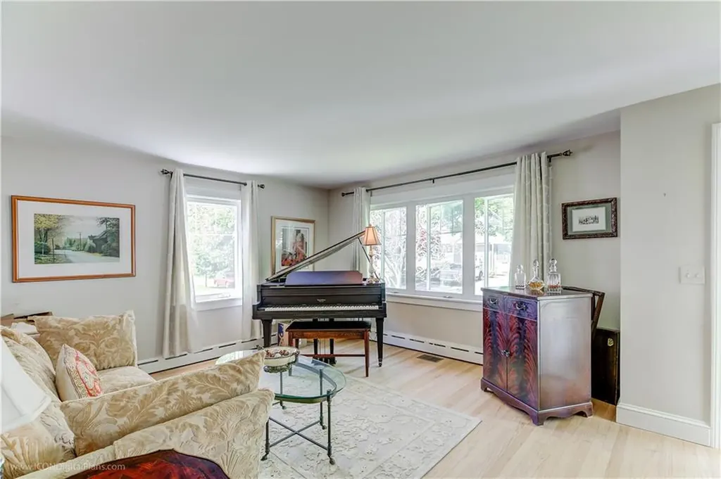 38 Toppa Boulevard Newport RI 02840