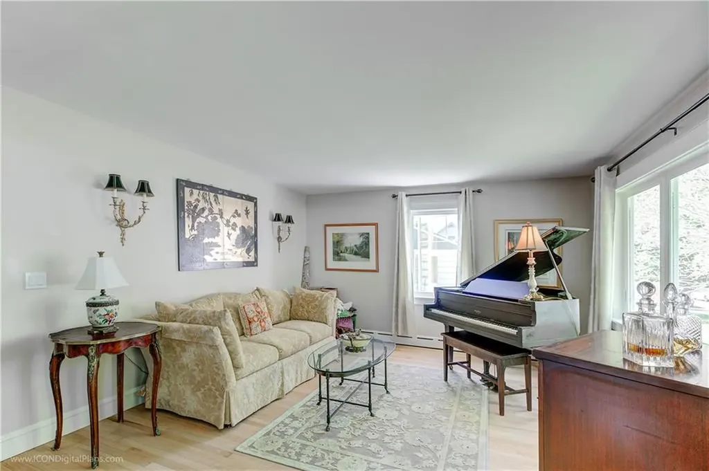 38 Toppa Boulevard Newport RI 02840