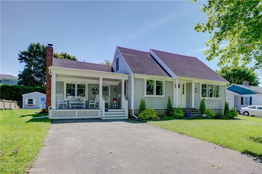 38 Toppa Boulevard Newport RI 02840
