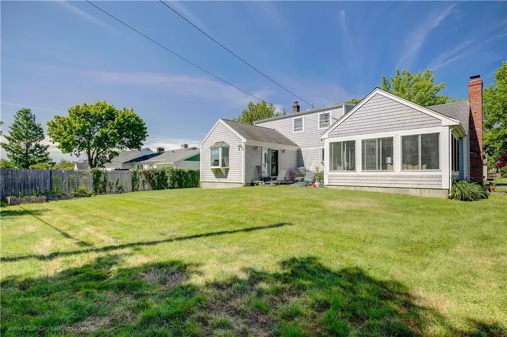38 Toppa Boulevard Newport RI 02840
