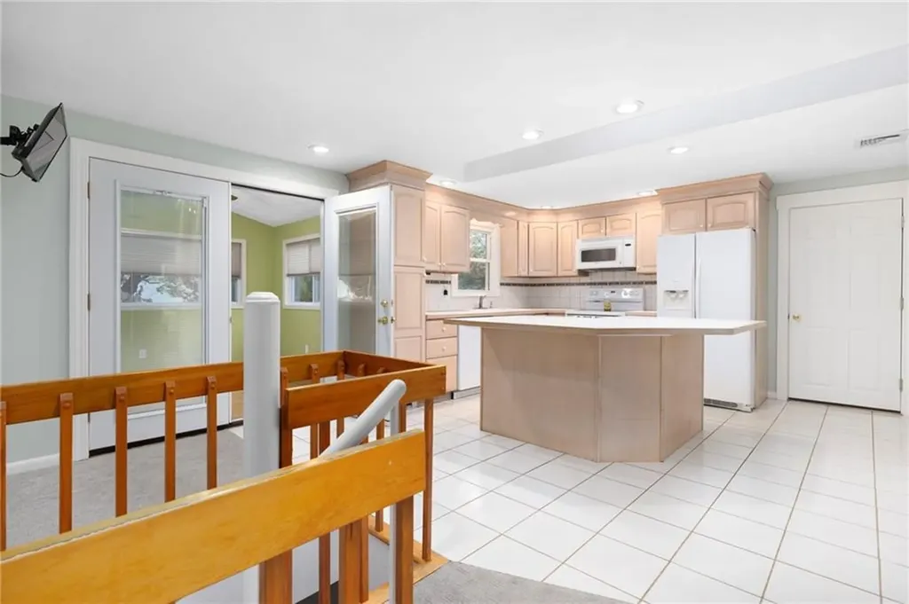 31 Pond View Drive Coventry RI 02816