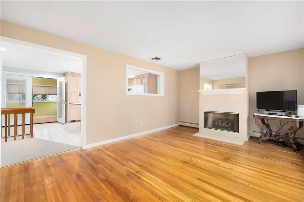 31 Pond View Drive Coventry RI 02816