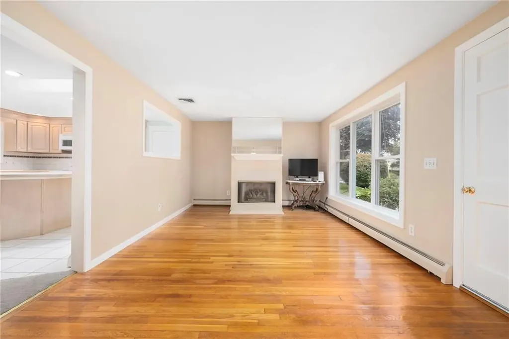 31 Pond View Drive Coventry RI 02816