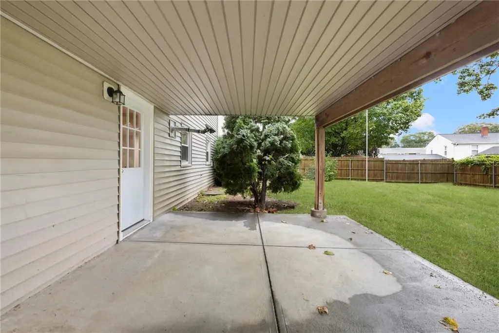 31 Pond View Drive Coventry RI 02816