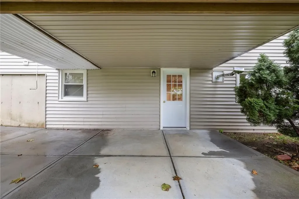 31 Pond View Drive Coventry RI 02816