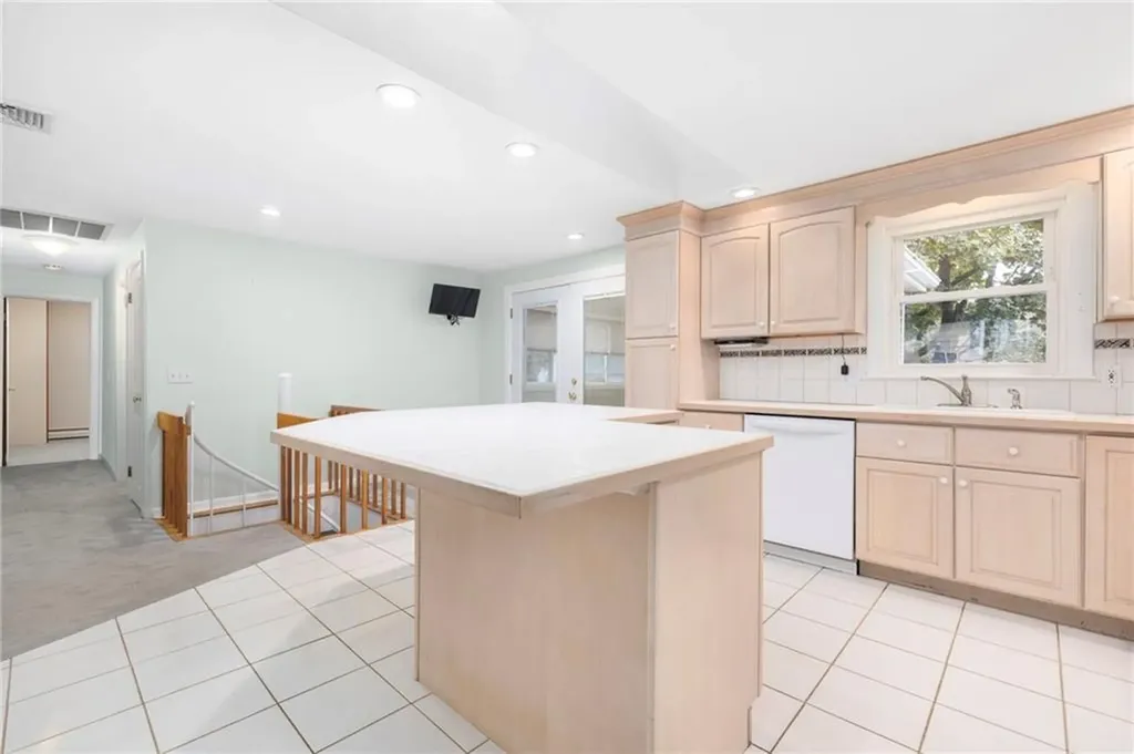 31 Pond View Drive Coventry RI 02816